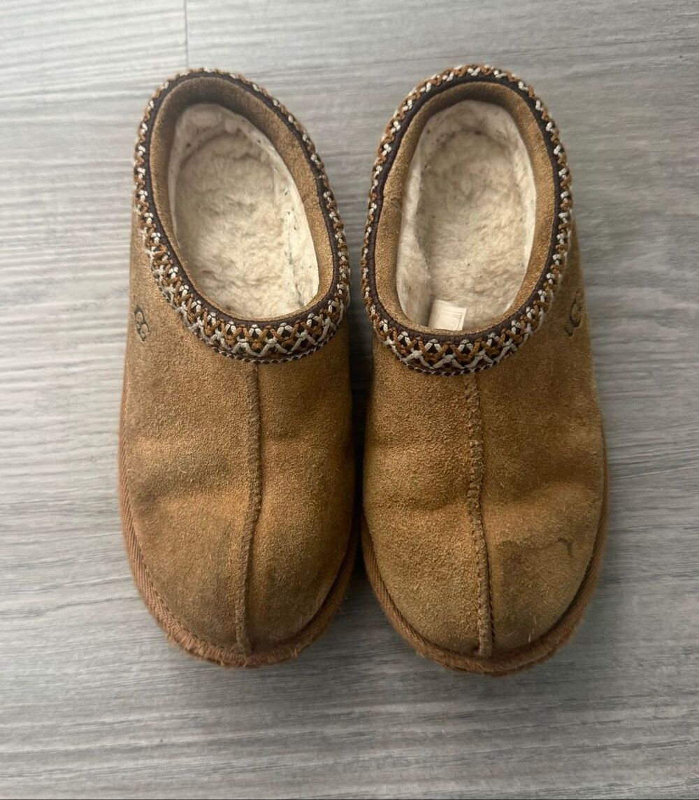 UGG Tasman Slippers Kids Size 1 Chestnut Brown Suede – Good Used Condition